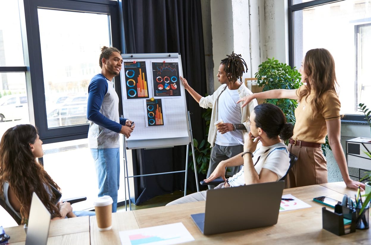 logo presentation designer