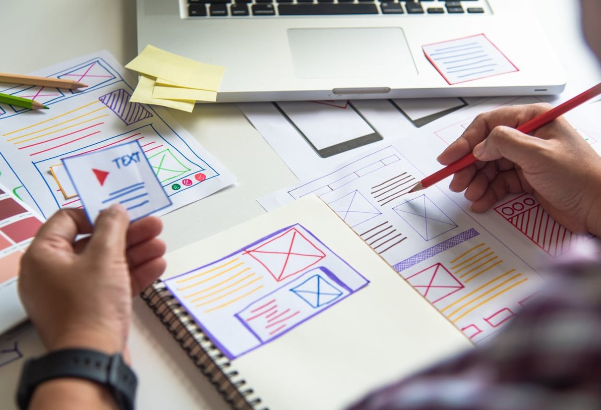 freelance designer logo sketch