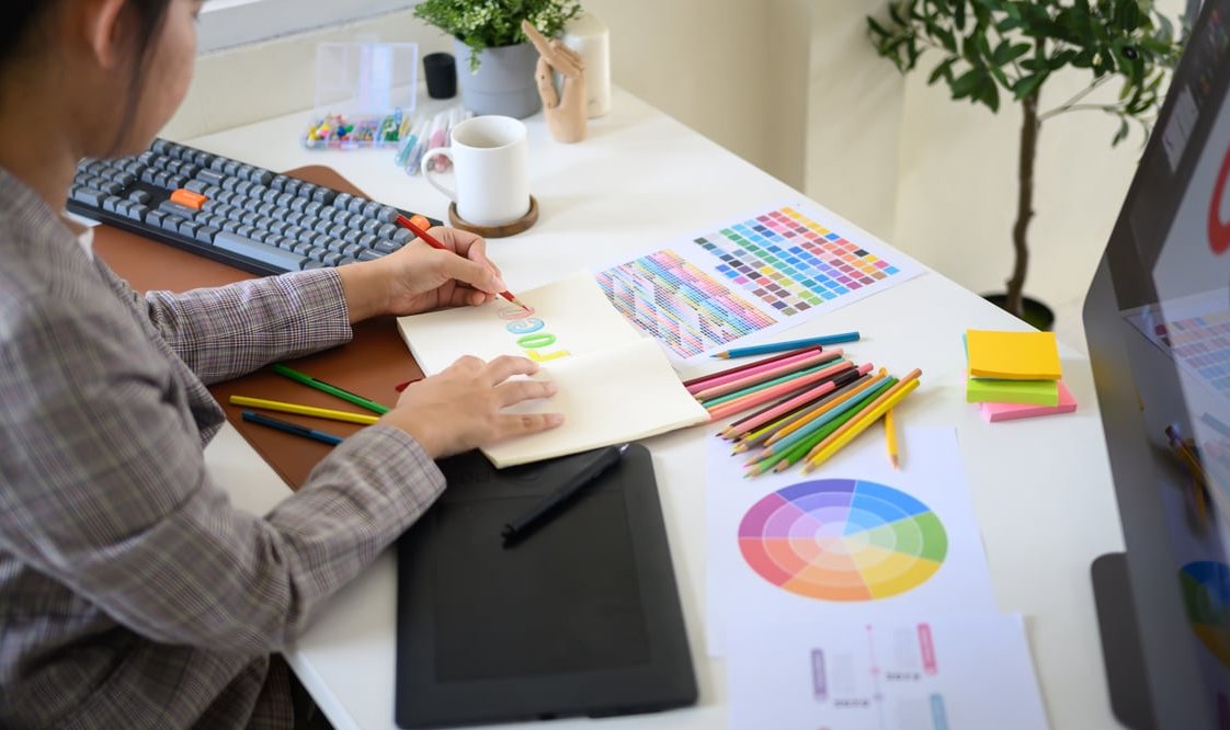 logo presentation designer