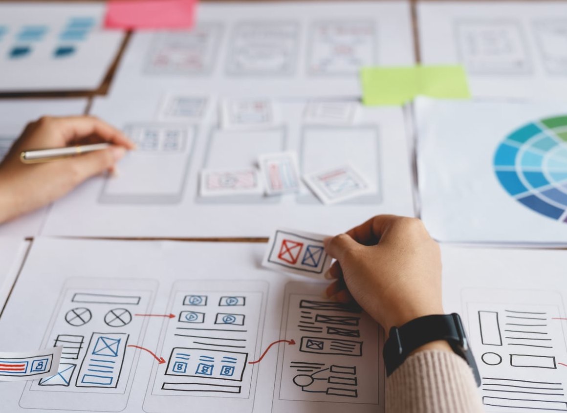 freelance designer logo sketch