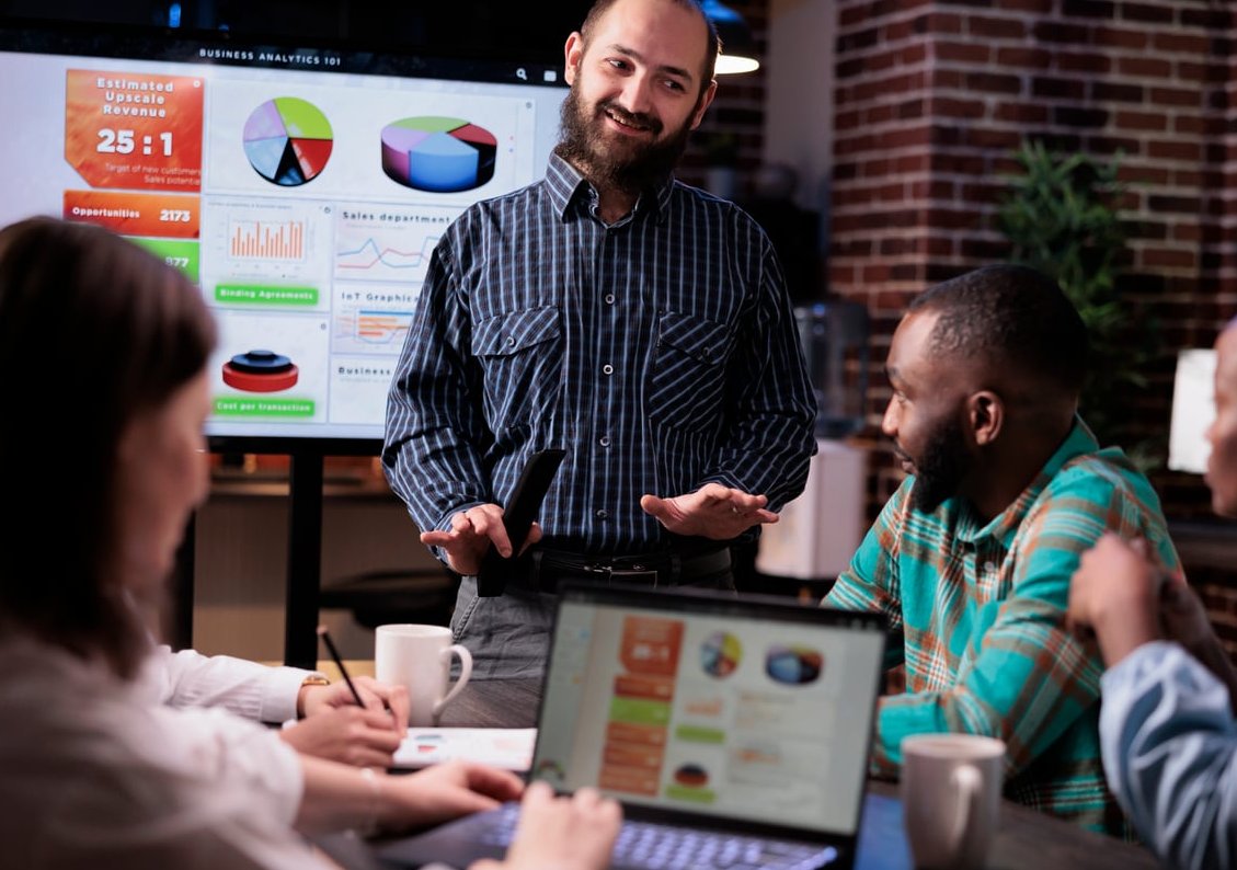 logo presentation designer
